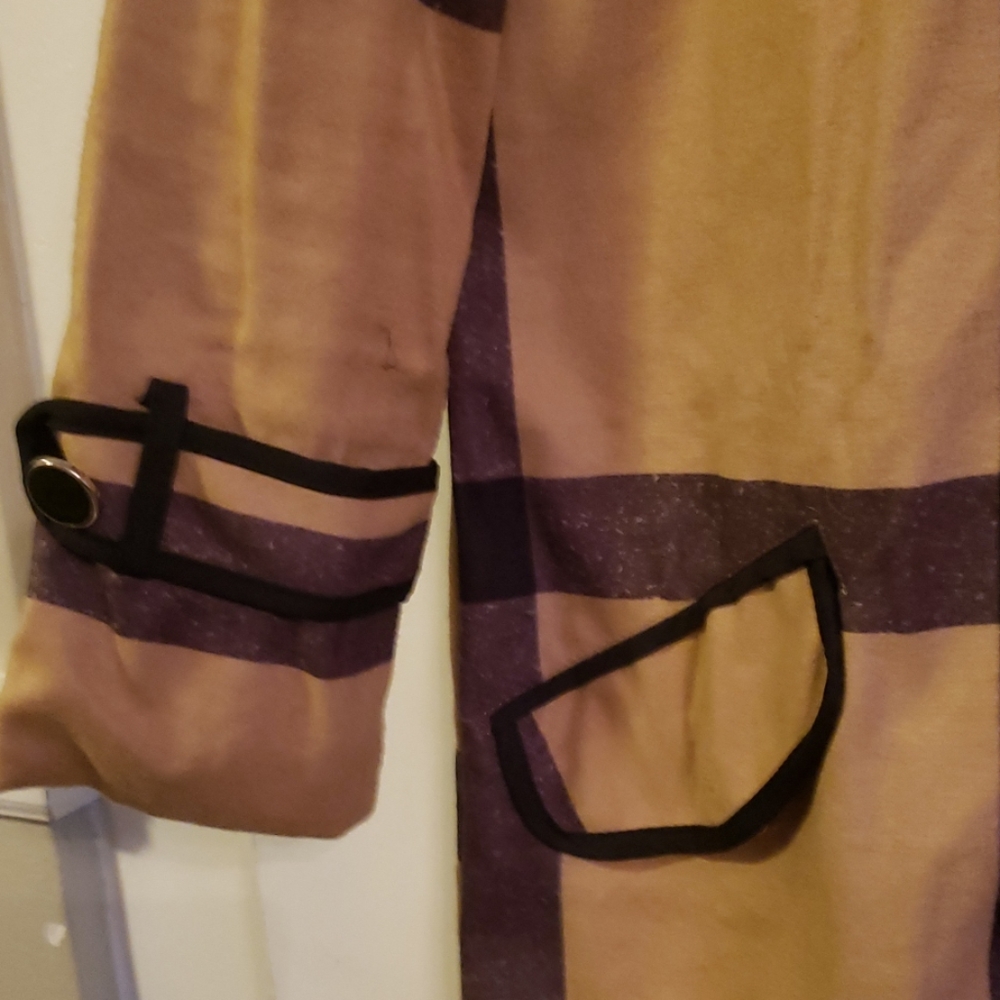Coat - Picture 2 of 4